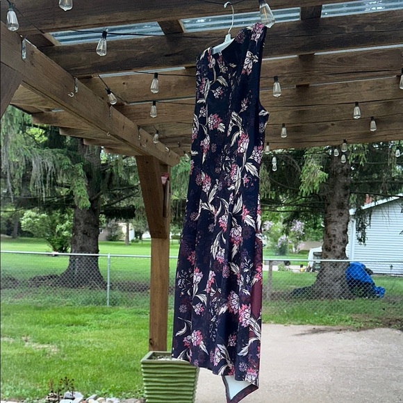 Elegant Asymmetrical Floral Dress in Burgundy and Navy - Picture 6 of 16